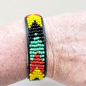 Vintage Native American Black Red Green Yellow Beaded Leather Snap Bracelet